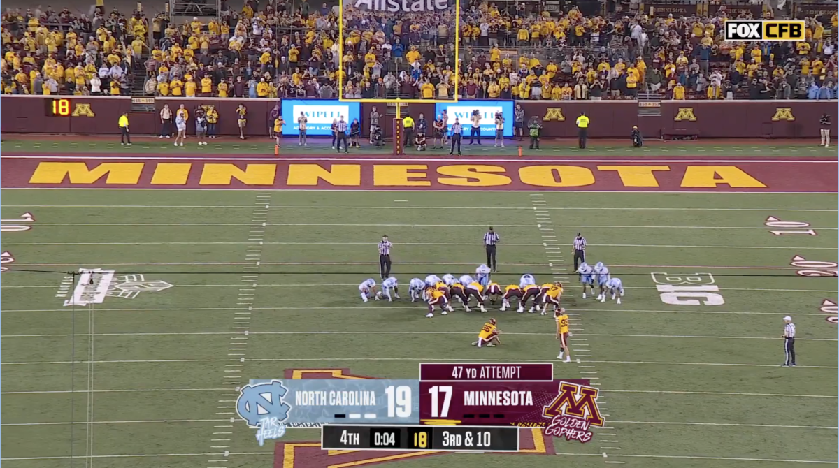 Minnesota Golden Gophers kicker Dragan Kesich misses 47-year field goal